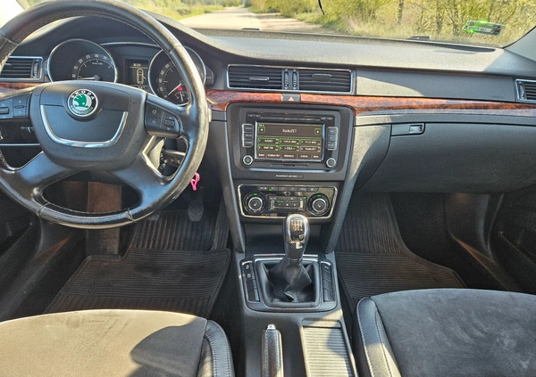 Skoda Superb cena 27900 przebieg: 301871, rok produkcji 2010 z Starogard Gdański małe 466